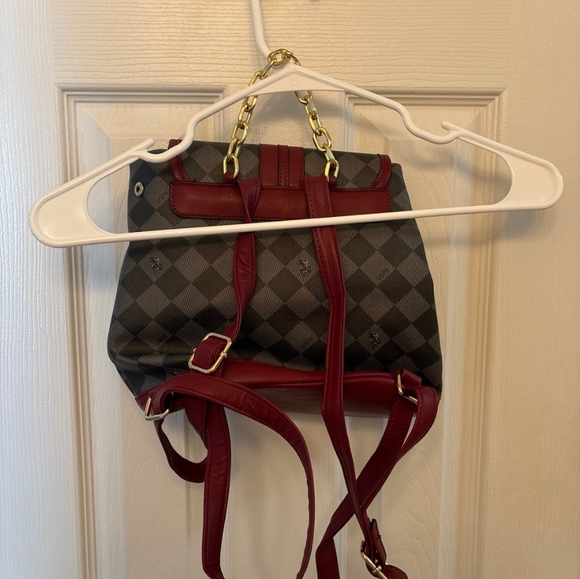 Backpack - Picture 2 of 2